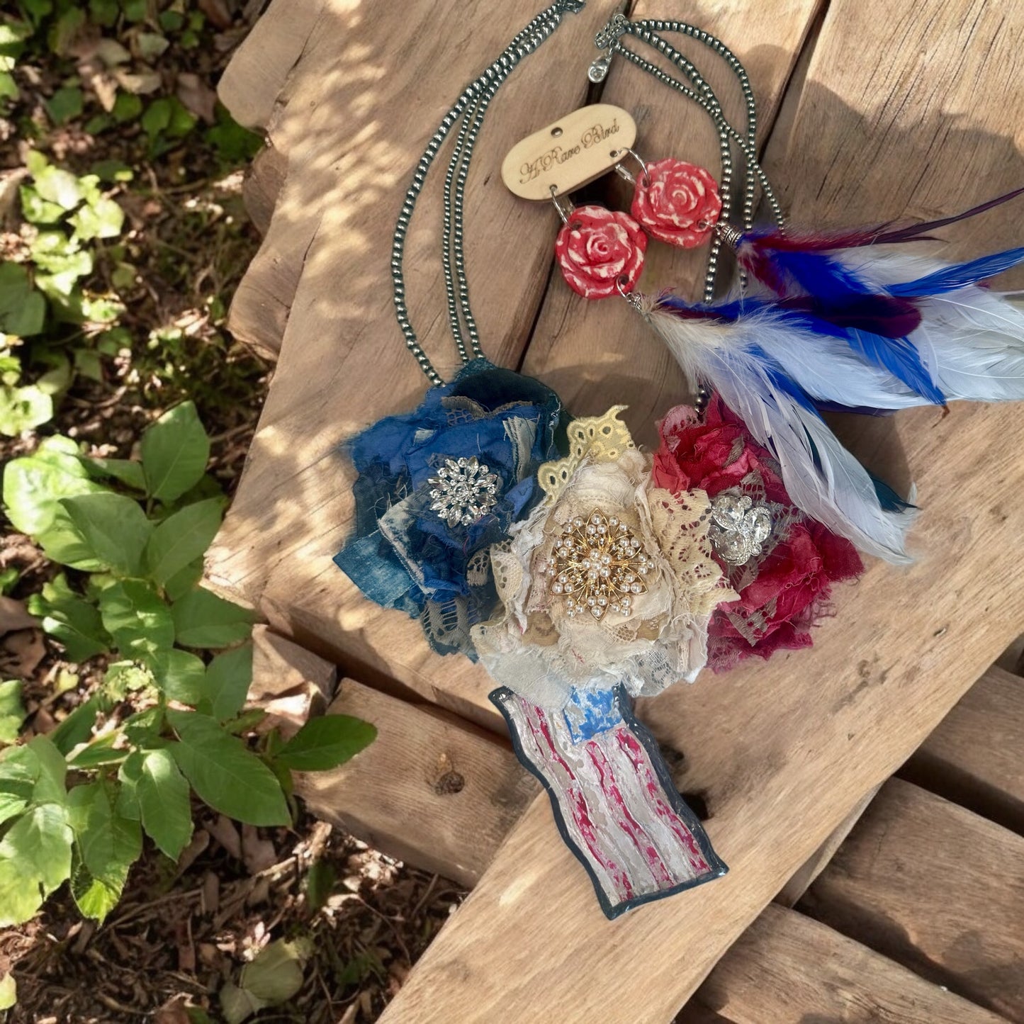 Flower Flag Stone Necklace