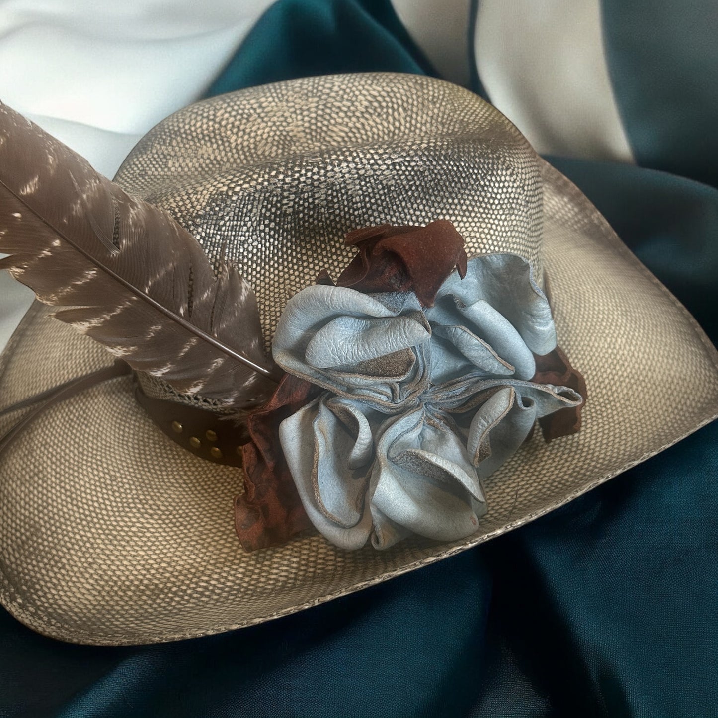 The Rosie Blue/Off white Straw Hat