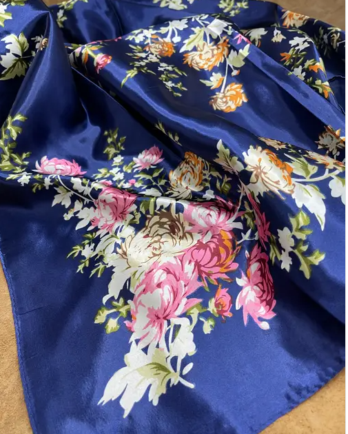 "Love me Tender" Bouquet Wild Rag