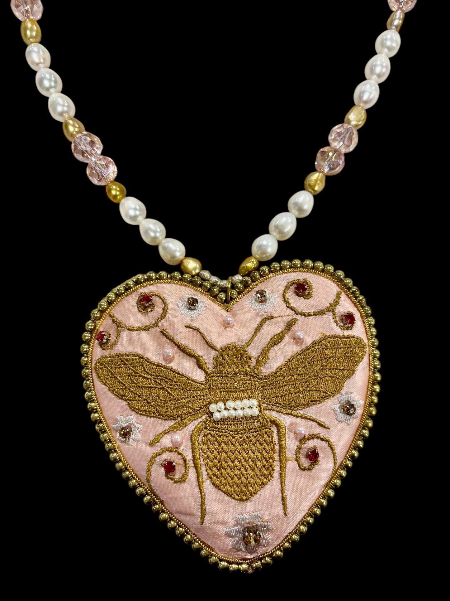 Bumble bee Satin Heart