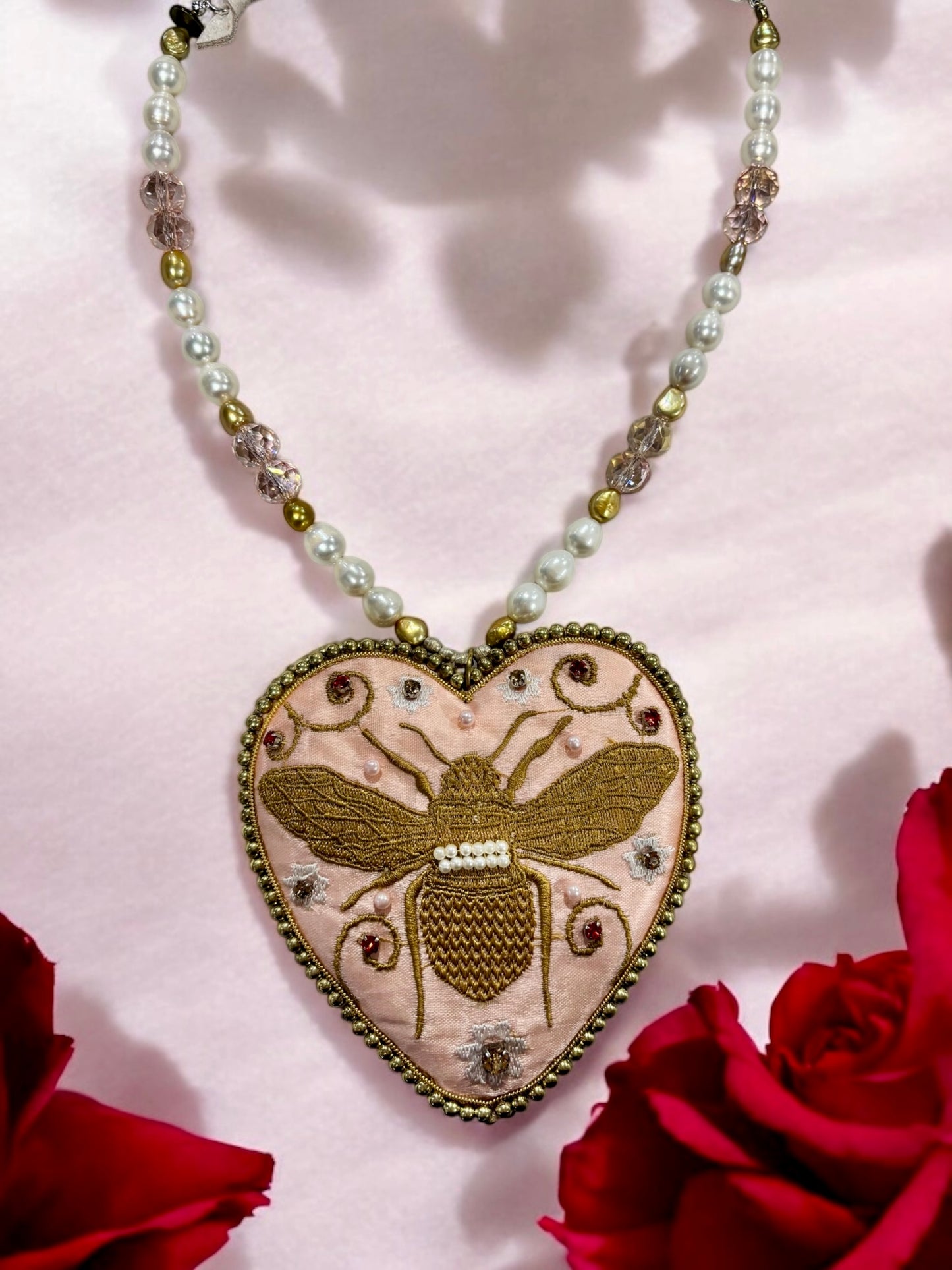 Bumble bee Satin Heart
