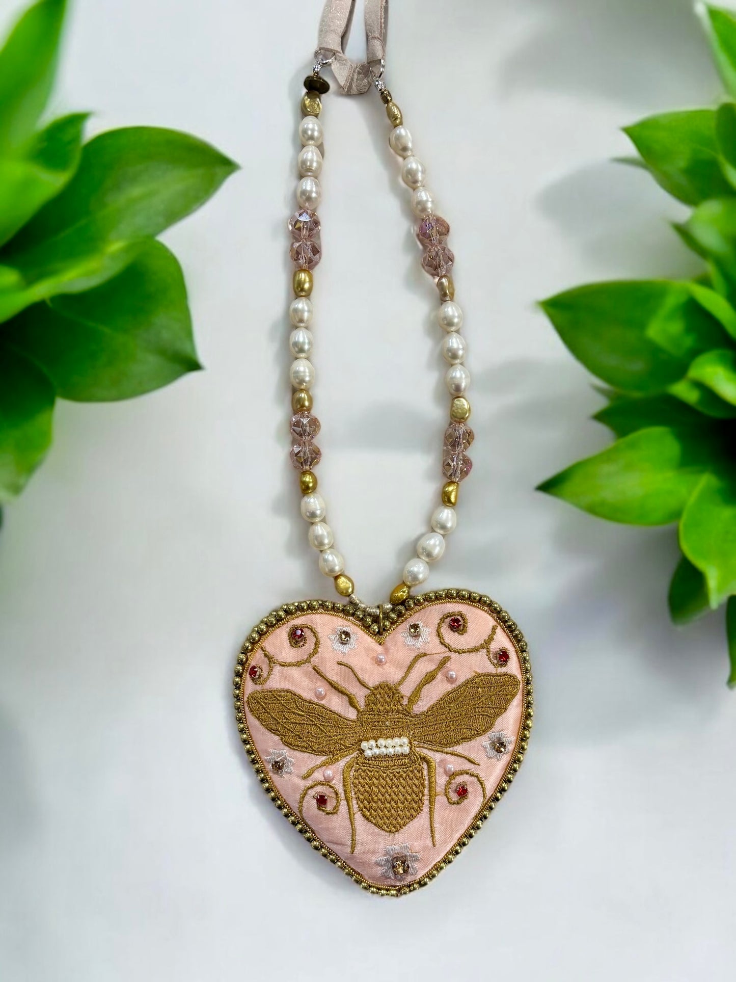 Bumble bee Satin Heart
