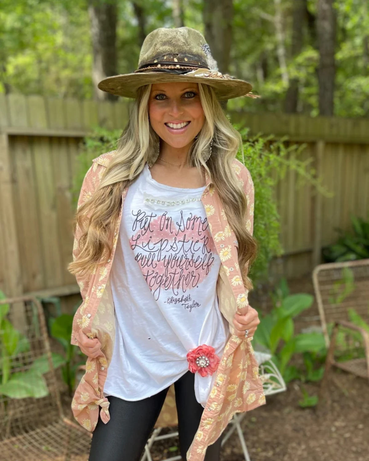 Lipstick Distressed Shirt 3/4 Sleeve